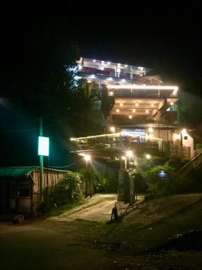 Rustle Hill Panorama Inn